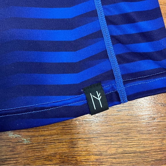 Women’s Neve Polyester Spandex base layer blue purple size large pullover - Picture 4 of 9